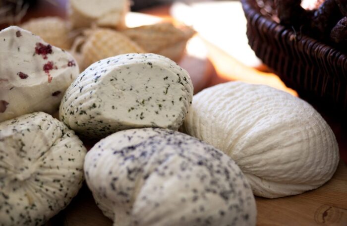 jedzenie nabiału, nabiał, kształt ludzkiej czaszki, rolnictwo, Uniwersytet Kalifornijski w Davis