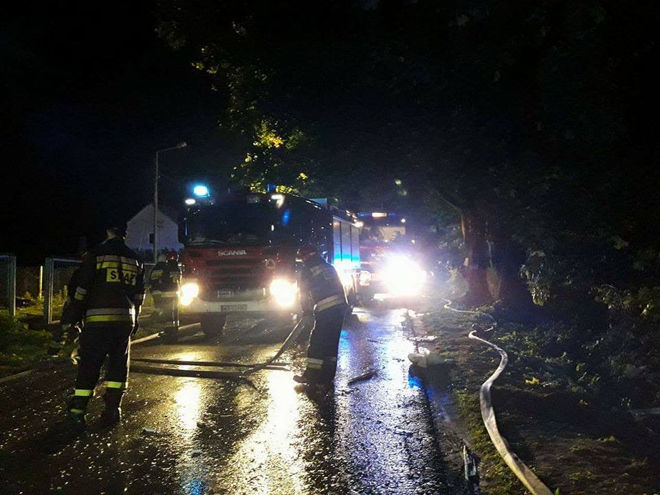 pożar, straż pożarna, wybuch w domu jednorodzinnym, OSP, Radom