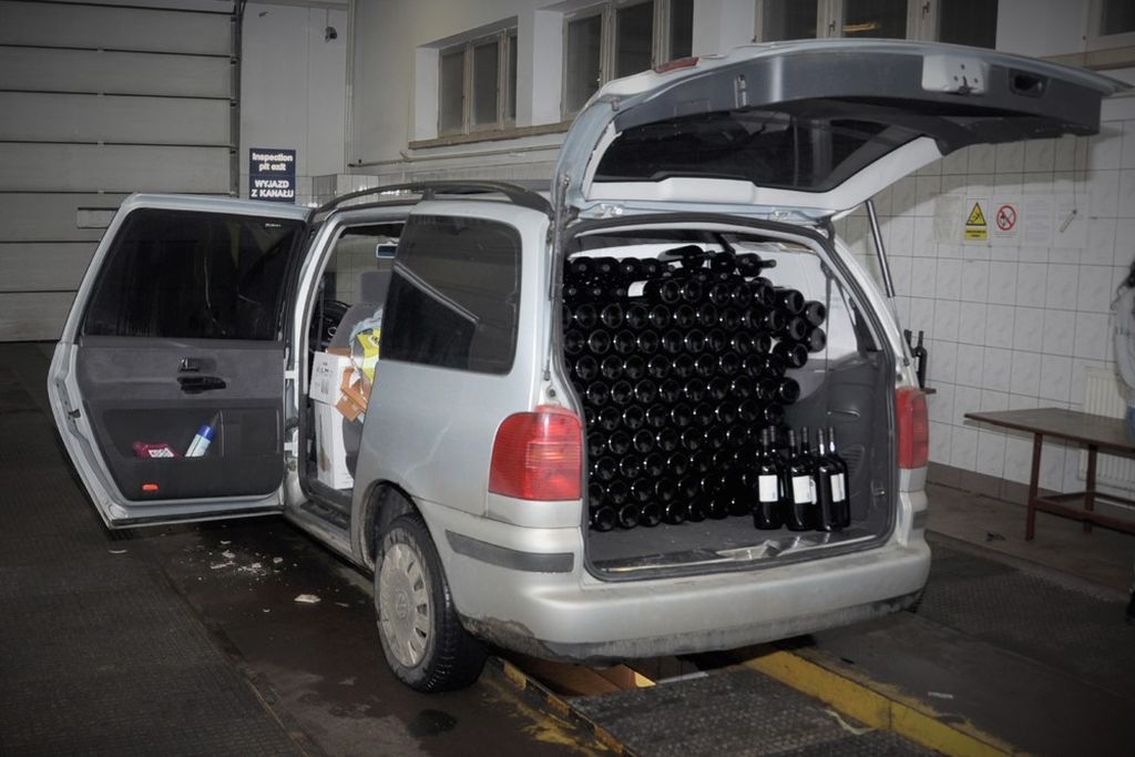 przemyt wina, przestępczość, Bieszczadzki Oddział Straży Granicznej, straż graniczna