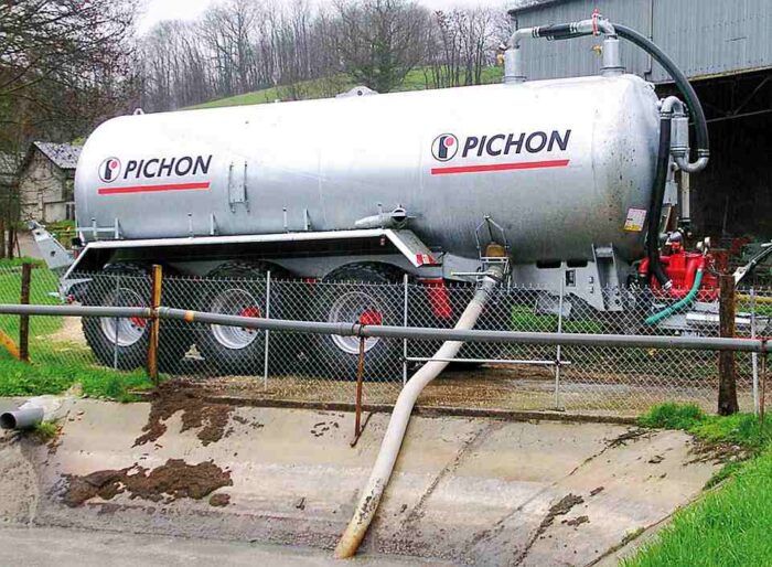 wóz asenizacyjny Pichon