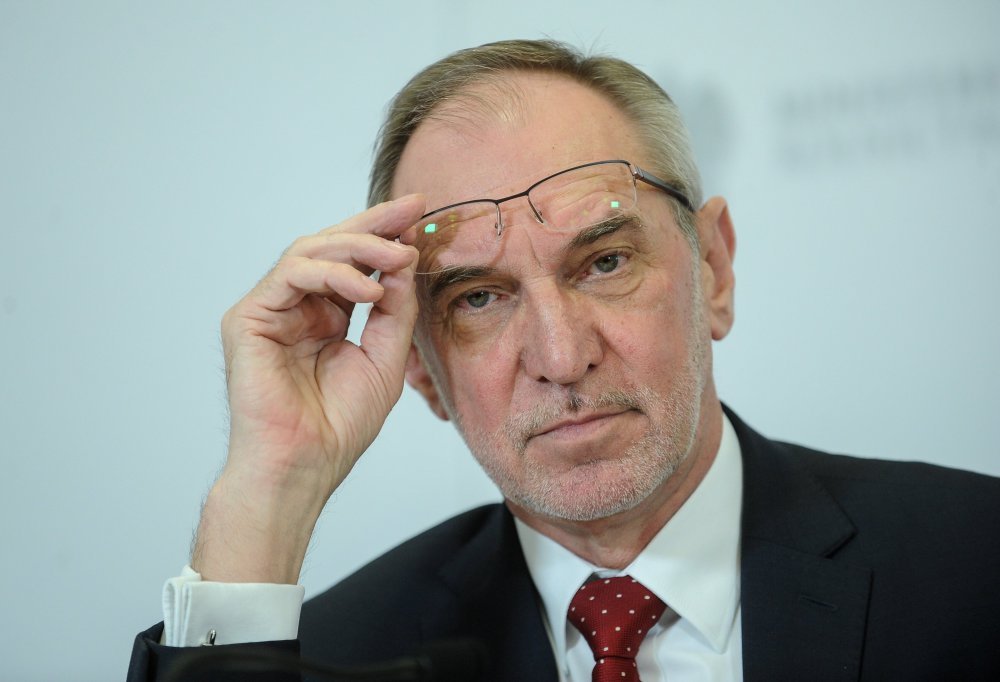 zbigniew babalski, ministerstwo rolnictwa, krzysztof jurgiel, Ustawa wstrzymująca sprzedaż ziemi