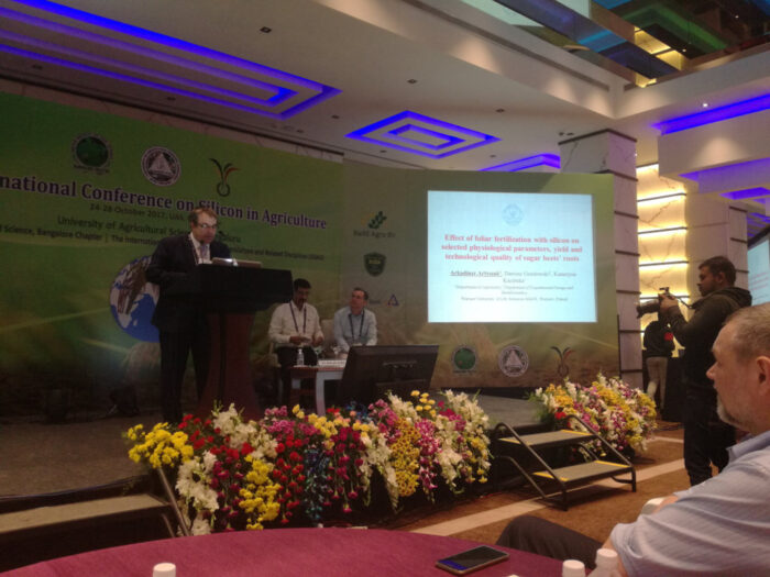 Arkadiusz Artyszak, sala, ludzie