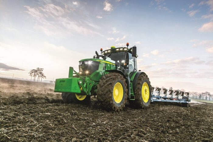 John Deere - nowe modele ciągników w serii 6R