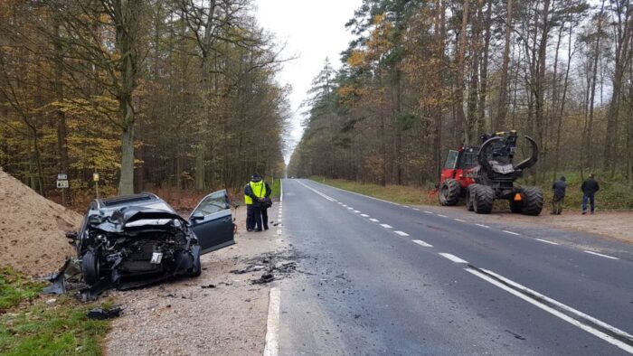 wypadki z udziałem maszyn rolniczych, policja, wypadki na drogach, pomorze, łódzkie, forwarder