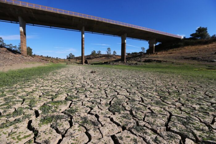susza, portugalia, deficyt wody, brak opadów, Joao Matos Fernandes, Antonio Costa, tereny rolnicze