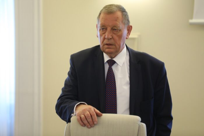 jan szyszko, ministerstwo środowiska, emisja zanieczyszczeń, Konkluzje BAT, aleksander brzózka