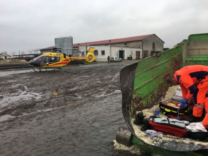 powiat jarociński, wielkopolska, lubelszczyzna, janów lubelski, tragedia w gospodarstwie, drzewo przygniotło mężczyznę