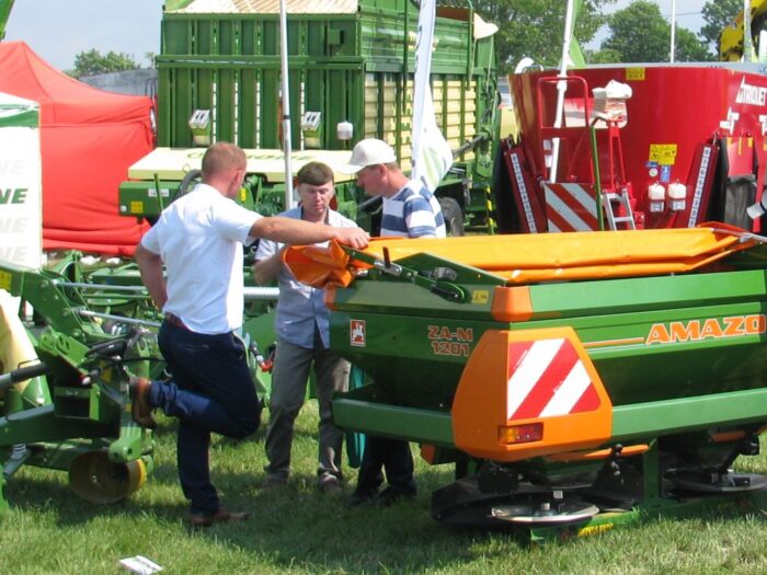 zakaz handlu w niedziele, solidarność, prawo pracy, handel, branża rolna, handel maszynami, skup płodów