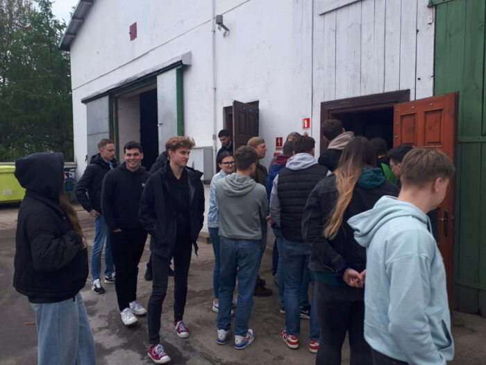 RZD Żelazna, przechowalnia, studenci WRiE