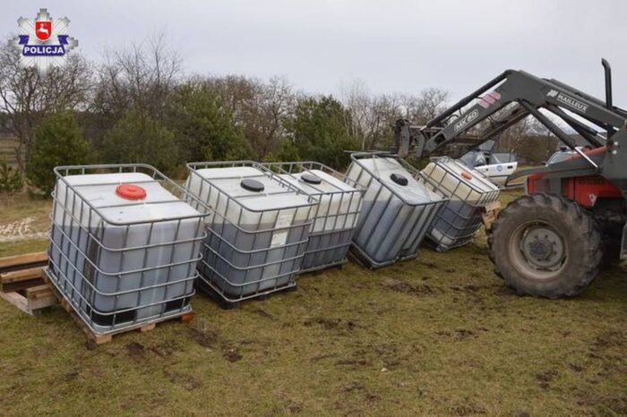 policja, przestępstwo, wandal przebił opony, lubelskie, straty w gospodarstwie