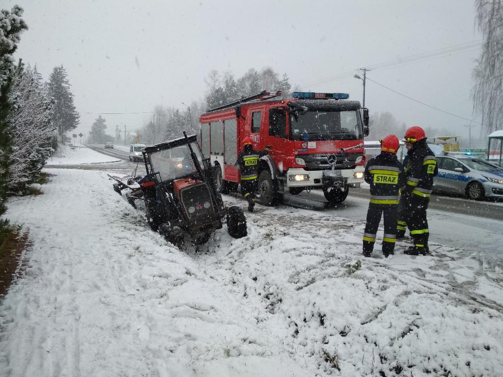 wypadki z udziałem ciągników, ciągniki w rowie, kwieciszewo, kujawy i pomorze, mostki, świętokrzyskie