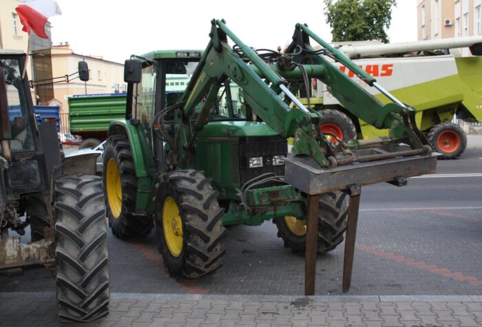czasowe wyrejestrowanie ciągnika, krir, Ministerstwo Infrastruktury i Budownictwa, składki OC