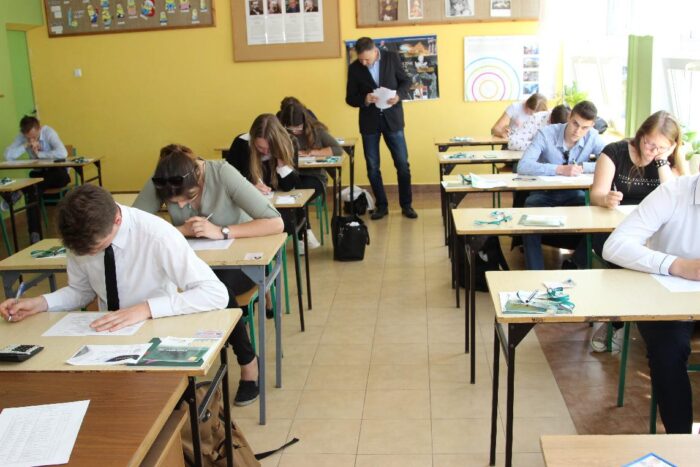 edukacja na wsi, szkoły na wsi, obszary wiejskie, dodatki dla nauczycieli, znp