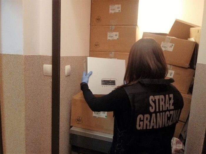 Fotowoltaika, panele fotowoltaiczne, przestępczość, straż graniczna, kas