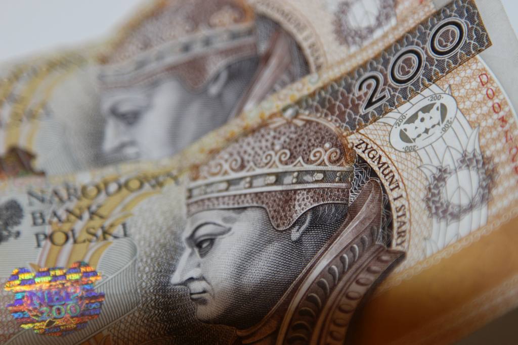 pieniądze, grupa azoty, polimery police