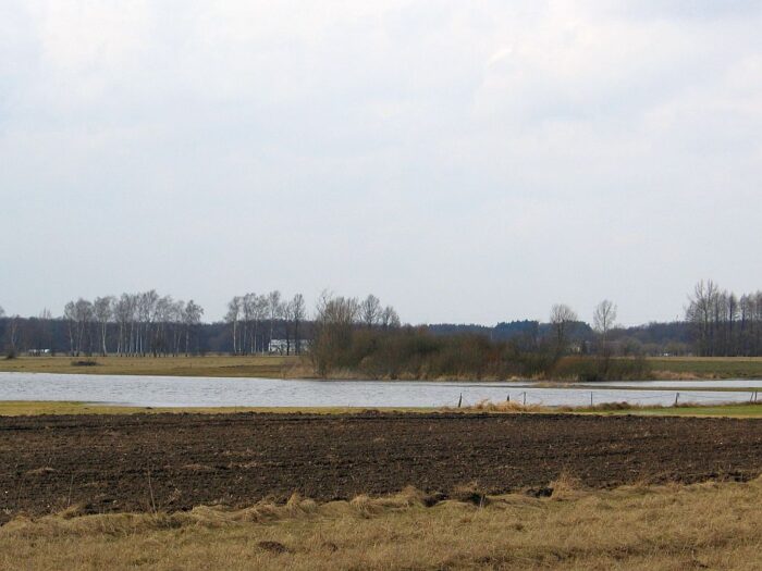 pola i łąki pod wodą, zalane pola, kujawy i pomorze, krir, podtopione gospodarstwa