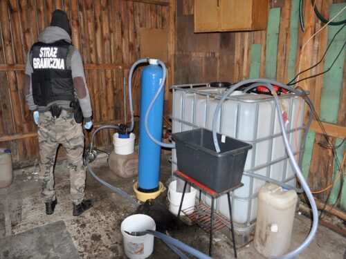 nielegalna produkcja alkoholu, bimbrownia, powiat jędrzejowski, powiat kłodzki, powiat zgierski