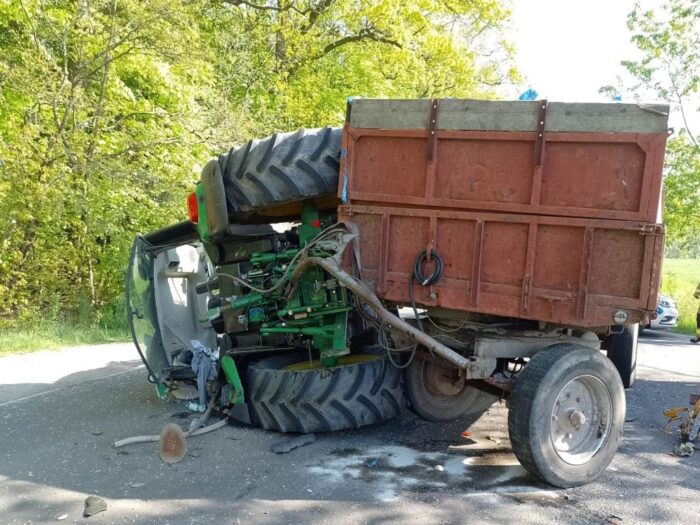 wypadek, ciągnik, zderzenie, ranny traktorzysta, kpp rawicz, psp rawic