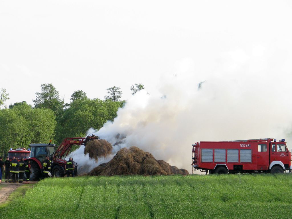 płonące gospodarstwa, pożary w gospodarstwach, podpalenia, łódzkie, sieradz, gminy Brzeźnio