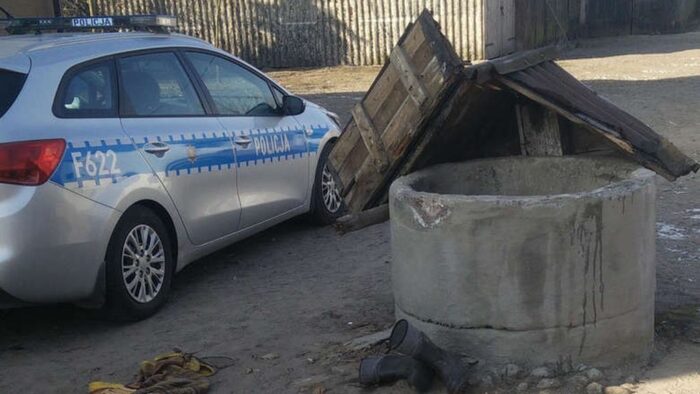 rolnik wpadł do studni, gmina warta, łódzkie, policja