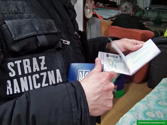 Straż Graniczna, Lesznowola, praca sezonowa w rolnictwie, pomoc przy zbiorach, nielegalna praca w gospodarstwie