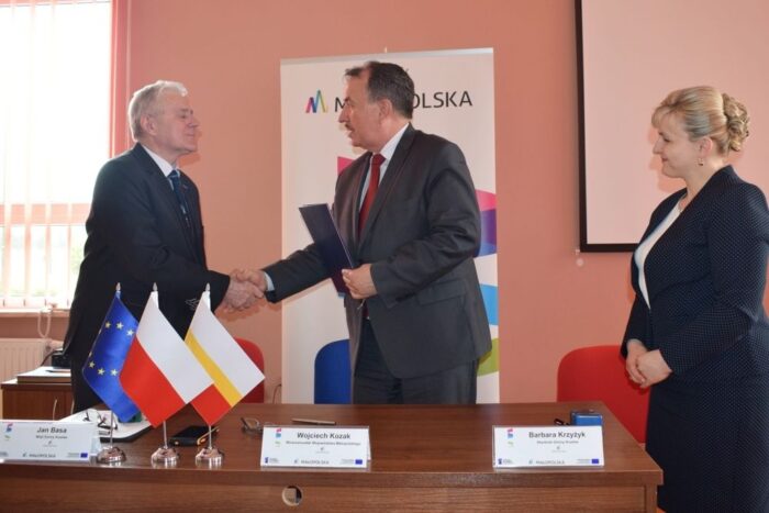 Wojciech Kozak, Jana Basa, gmina kozłów, małopolska, usuwanie azbestu z budynków, azbest