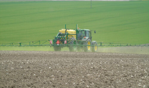 opryskiwacz, ciągnik, pole