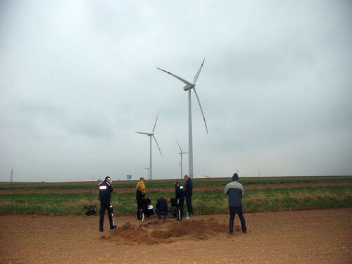 zwłoki na polu, szczątki żołnierza na polu, żuromin, mazowsze, przemyśl, podkarpacie