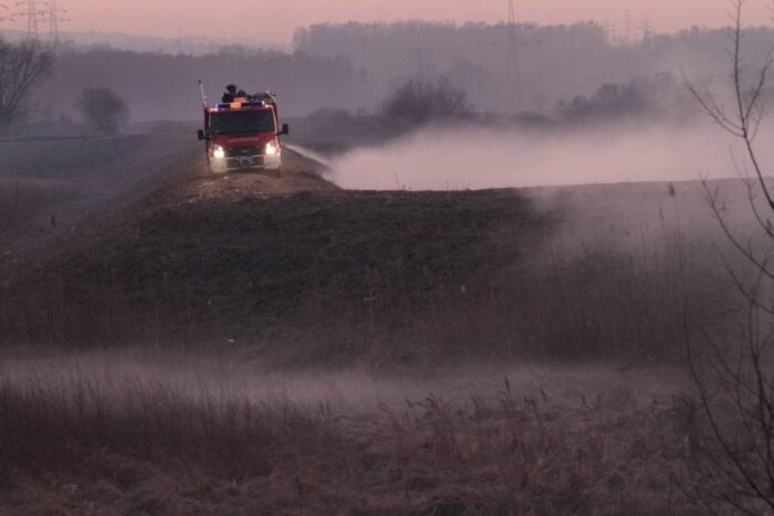 pożar traw, zima, zagrożenie, pożar, Stop pożarom traw, MSWiA, Jarosław Zieliński, PSP