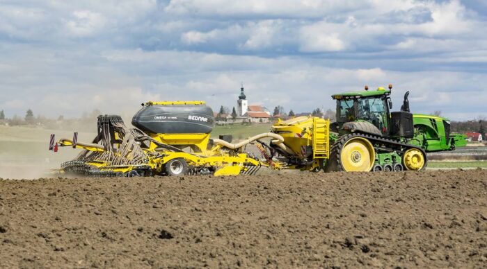 Siewnik Bednar Omega OO 8000L