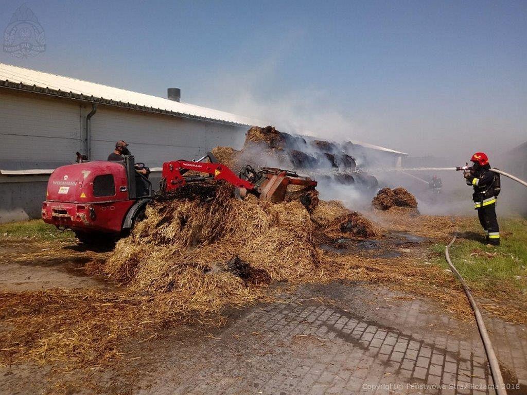 pożar w gospodarstwie, straty, straż pożarna, pożar w Bledzianowie, pożar w Wilamowie