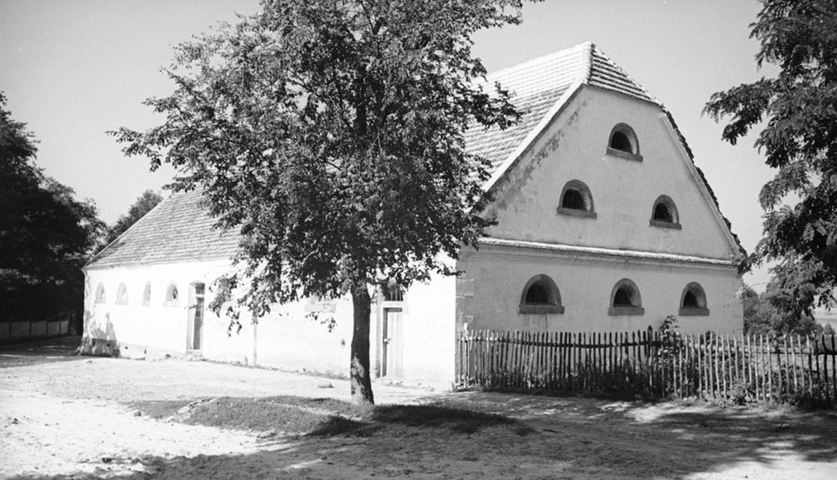 spichlerz dworski, kujawsko-pomorskie, spichlerz w centrum Kłóbki