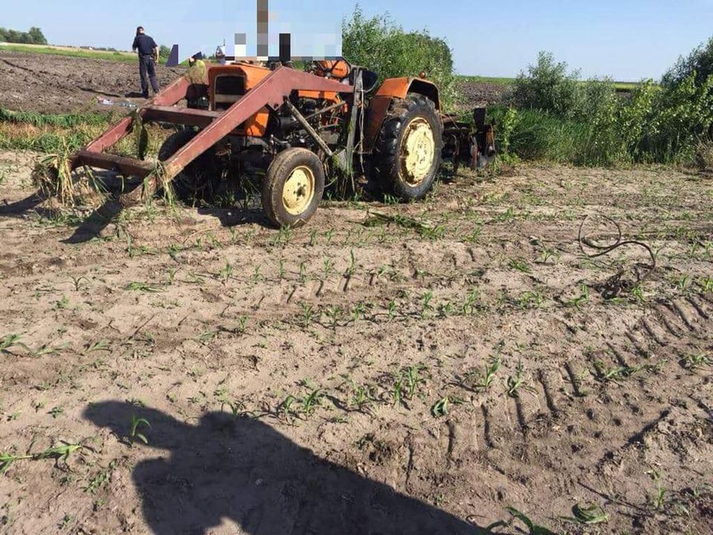 rolnik zginął pod ciągnikiem, ciągnik przygniótł rolnika, Siecień-Rumunki , Płock, mazowsze