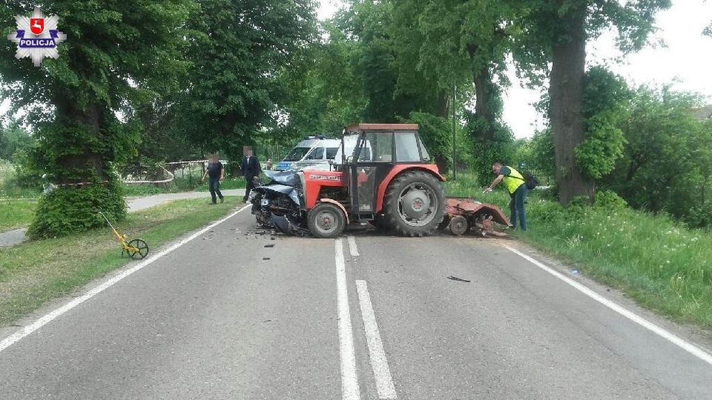 wypadek, ciągnik, zderzenie czołowe, lubelskie, policja, fiat tipo uderzył w ciągnik rolniczy