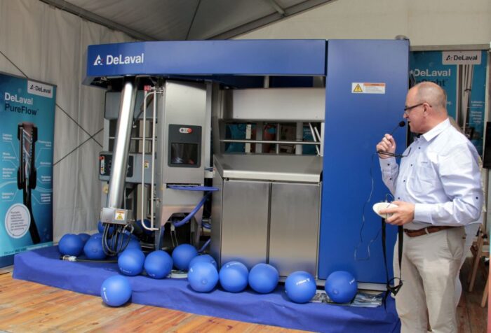 DeLaval, robot udojowy, bydło, pasza