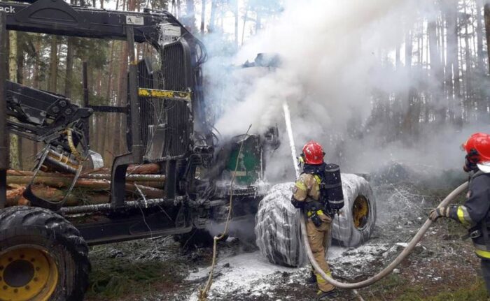 Nadleśnictwo Trzciel, pożar forwardera, Policko, powiat międzyrzecki