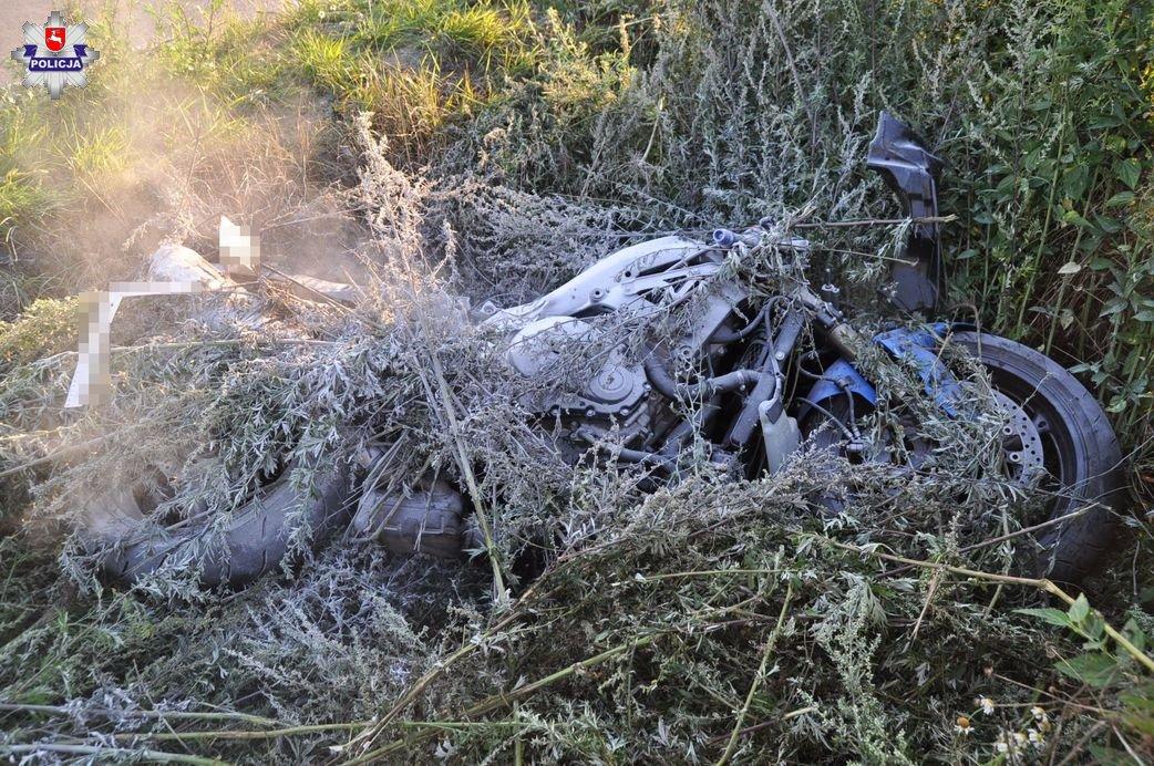 wypadek, policja, lubelskie, motocykl uderzył w kombajn