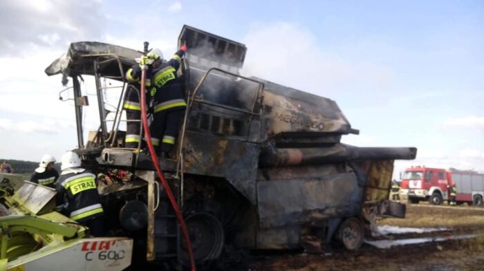 pożary maszyn rolniczych, pożar kombajnu, pożar prasy rolniczej, pożar zbóż, straż pożarna