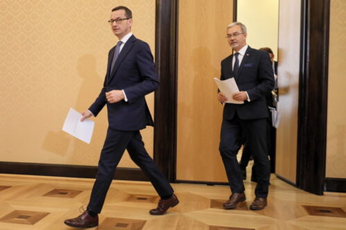 pomoc dla rolników, mateusz morawiecki, jan krzysztof ardanowski, ceny owoców, wsparcie dla rolnictwa