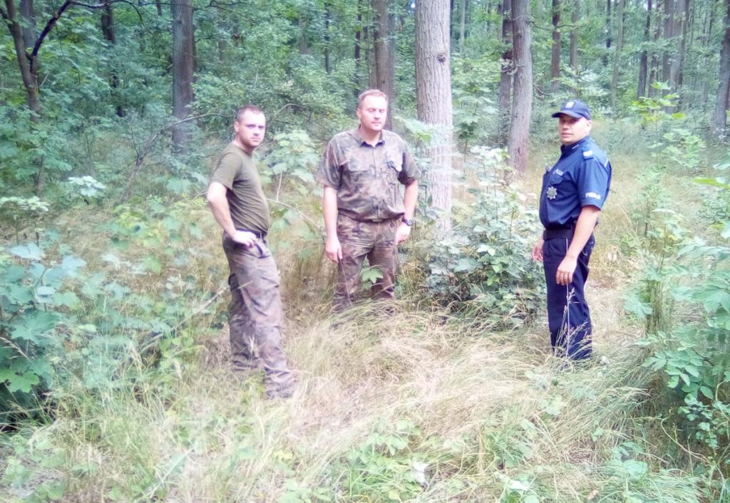policja, kujawsko-pomorskie, las, patrol policji z leśnikami