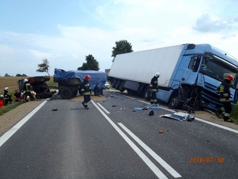 wypadek, policja, straż pożarana, wypadek na drodze