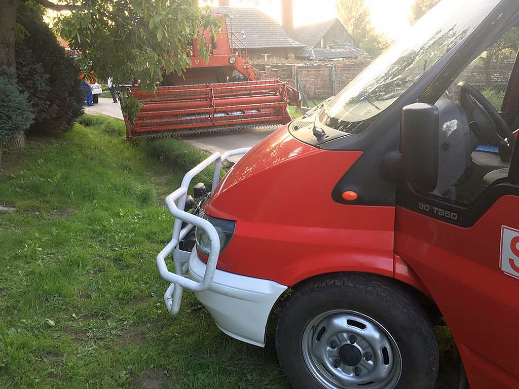 wypadek, policja, straż pożarana, wypadek na drodze