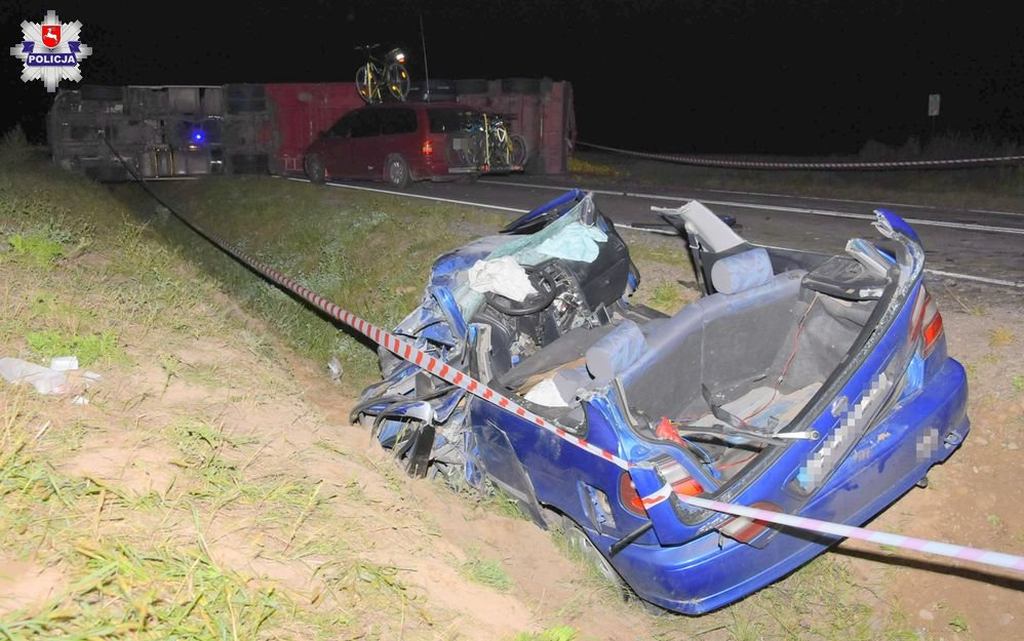 wypadek, lubelskie, jabłka na drodze, zderzenei z ciężarówką