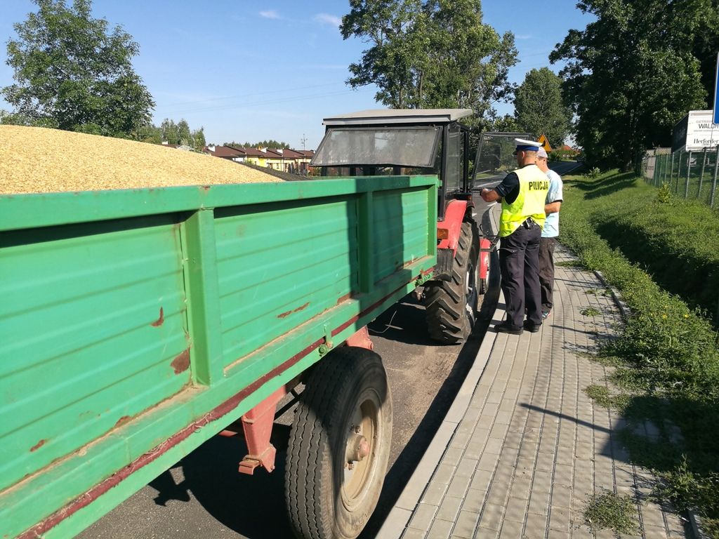 kontrole ciągników rolniczych, policja, kontrole maszyn, cofanie licznika w pojazdach, drogomierz