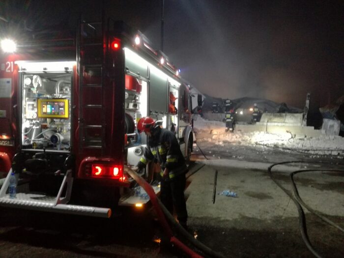 pożar fermy trzody chlewnej, ogień, chlewnia, Taciewo