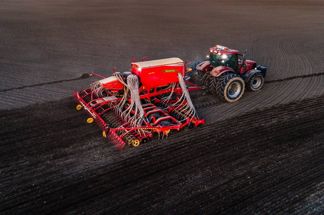 Agregat uprawowo-siewny Väderstad Spirit 600-900C