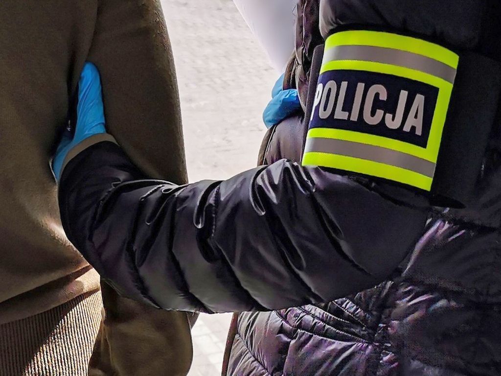 kradzież nawozów, Posterunek Policji w Dołhobyczowie, powiat hrubieszowski, Jarosław Karkuszewski