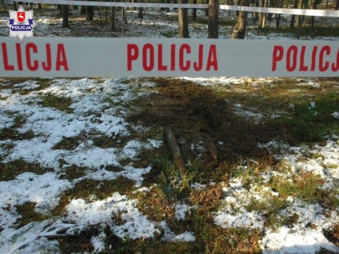 odpady na polu, Wał Ruda, gmina Żabno, KMP Tarnów