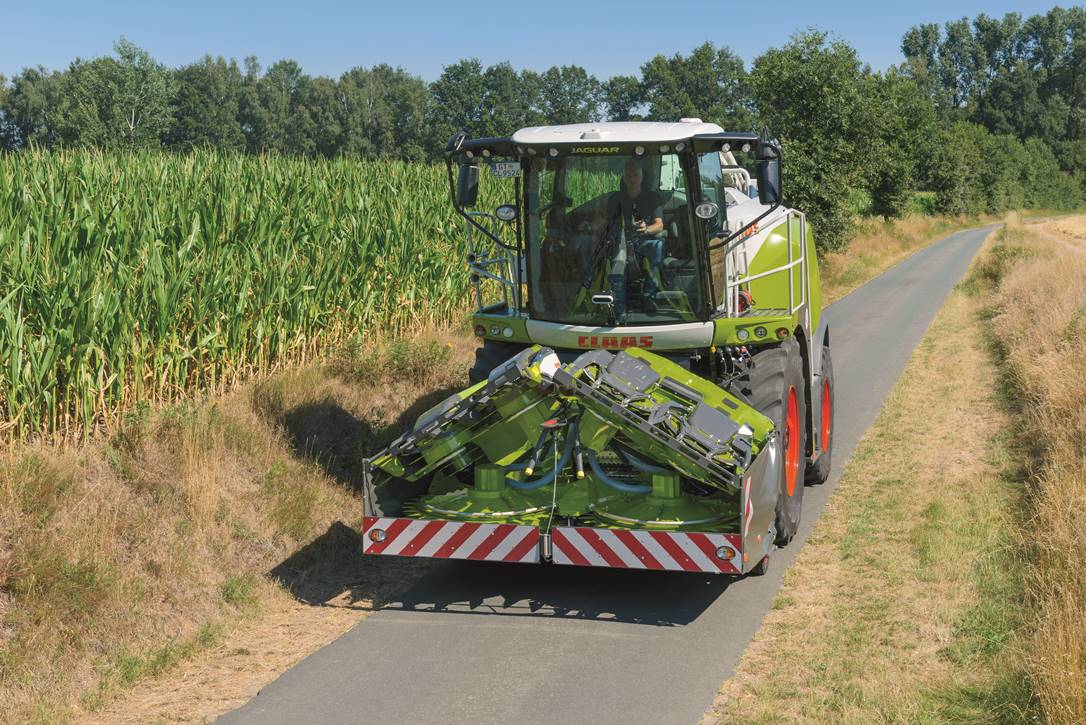 Kombaj Claas Lexion