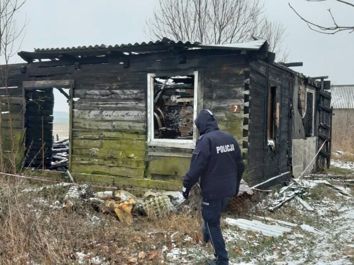 pożar gospodarstwa, świętokrzyskie, Kolonia Grzybów, straż pożarna, gowin, pomorze